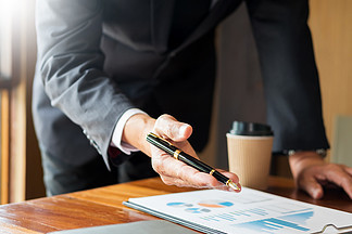 专业秘书律师 商务办公背后的法律守护者